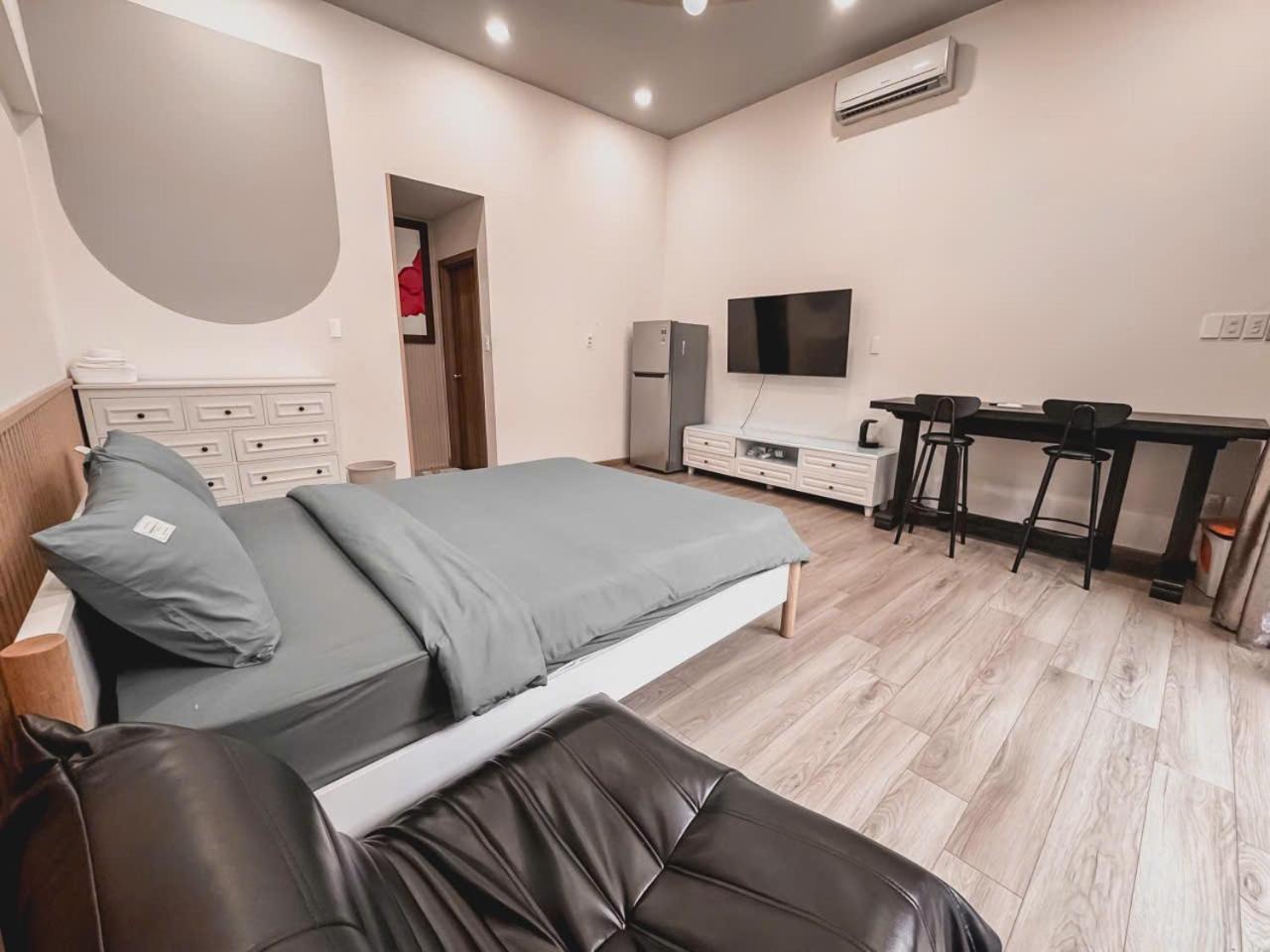 B786 Airport Apartment Хошимин Экстерьер фото