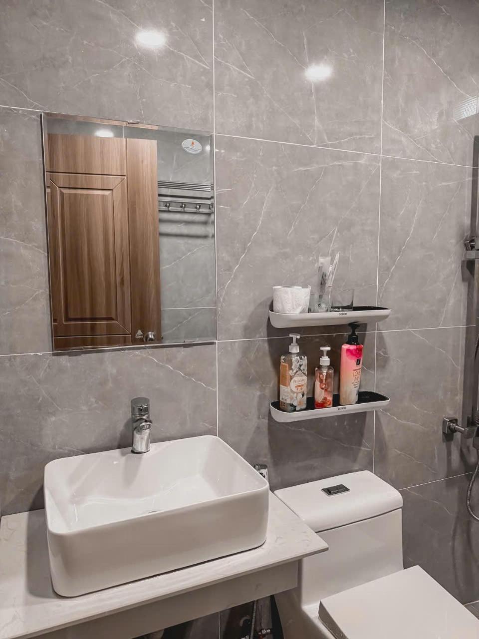 B786 Airport Apartment Хошимин Экстерьер фото